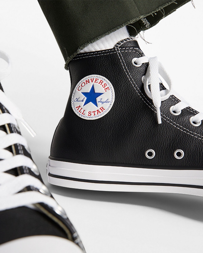 Converse Chuck Taylor All Star Couro Pretas | 3674-VGMRA